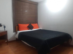 Room in Guest room - Cerca A La Embajada Familiar